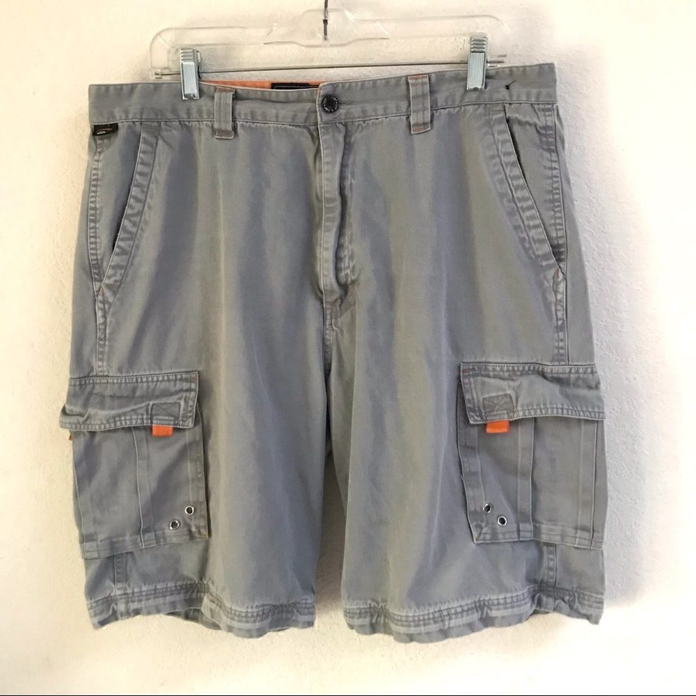 Skip & Jump cargo shorts* 38**‎